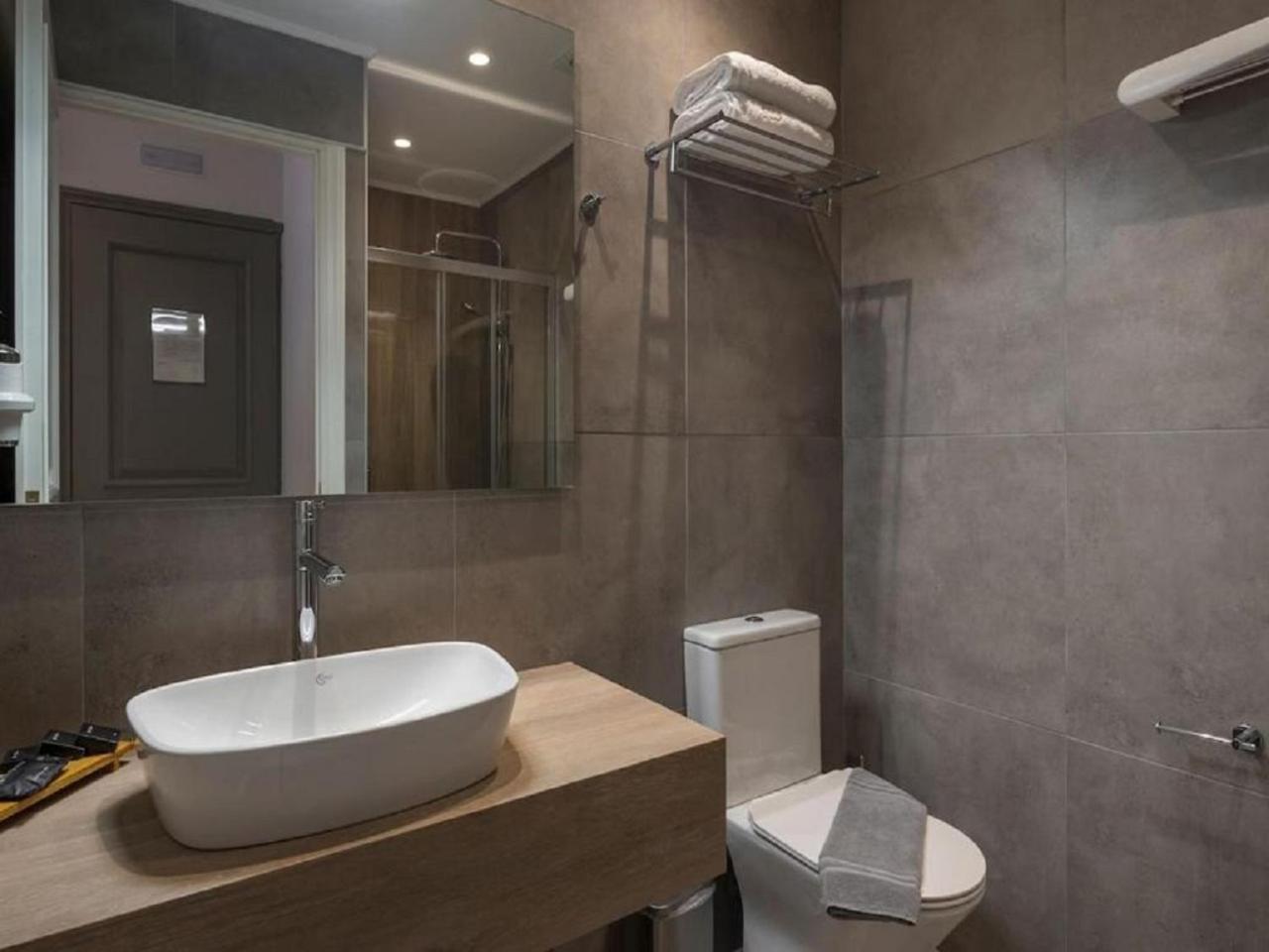 Hotel Tu Casa International Near Delhi Airport Нью-Делі Екстер'єр фото